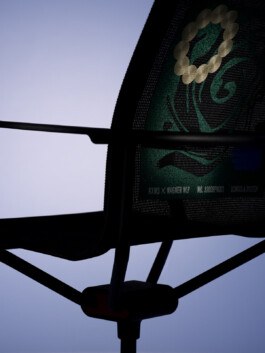 Produktfoto des Wagner D1 Office Stuhls in Seitenansicht mit Fokus auf Mechanik und Materialität Produkt-Fotografie